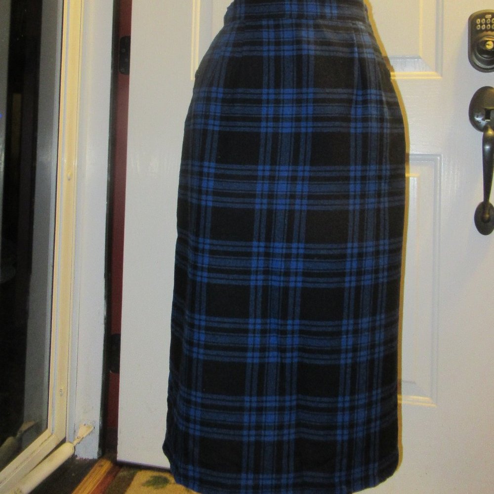 Ilyza New York Vintage Wool Plaid Button Midi Skirt in Black and Blue Size M